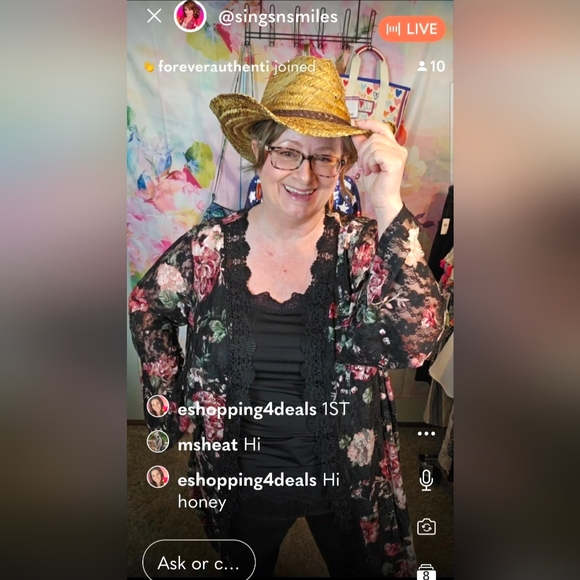 🚨@singsnsmiles LIVE NOW! GOOD VIBE TRIBE! 4 $25 GIFTCARDS ALL DAY! - Picture 2 of 11